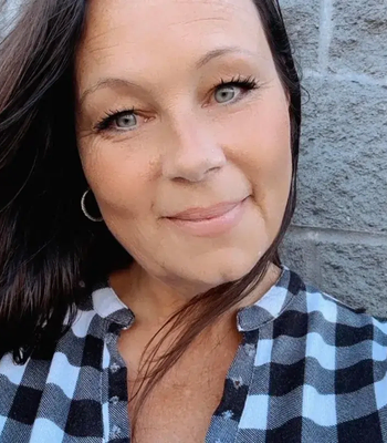 Portrait of Krista Jakubowsky, Team Admin.